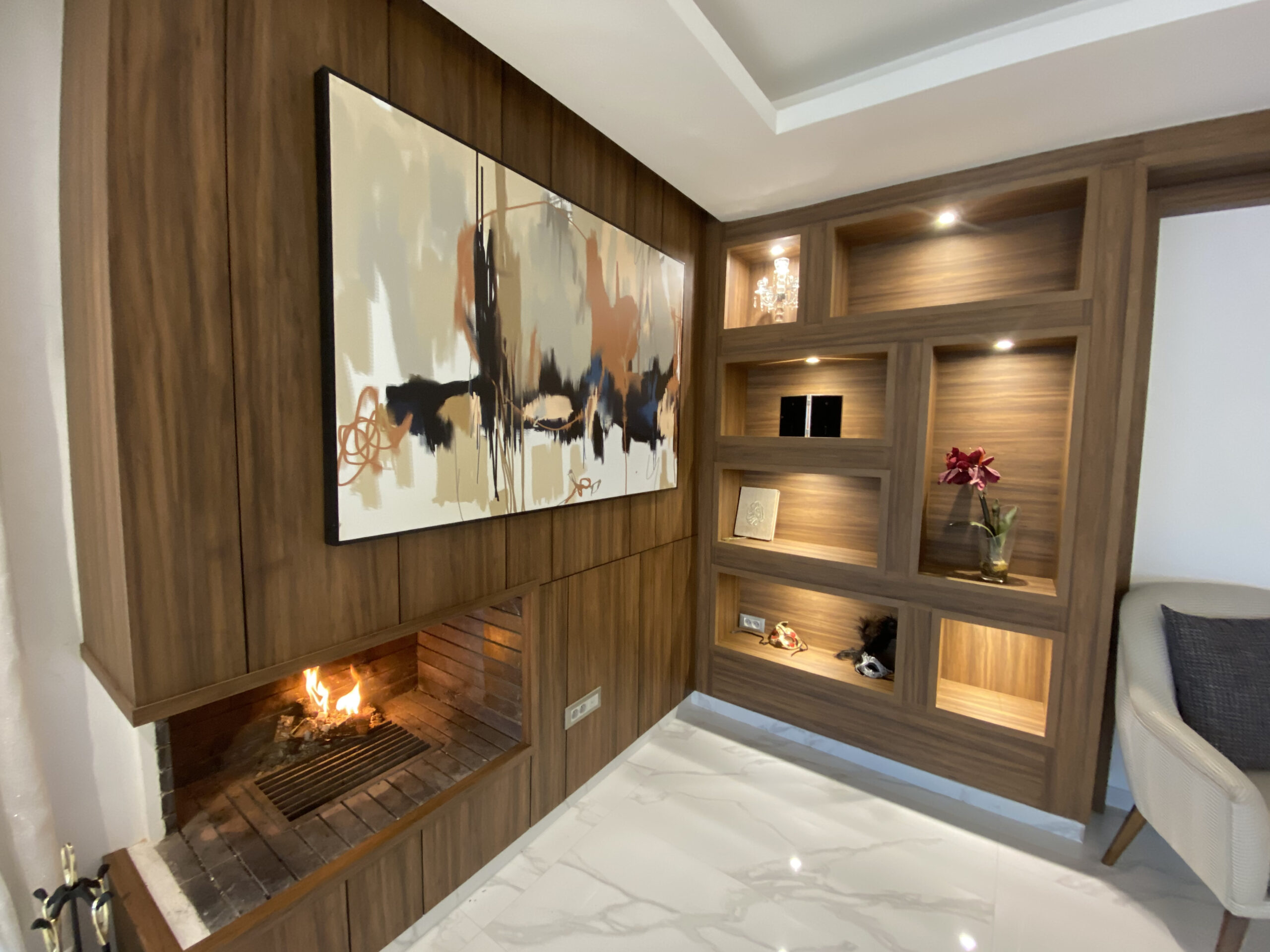 Zellige cheminée surround with sitting area